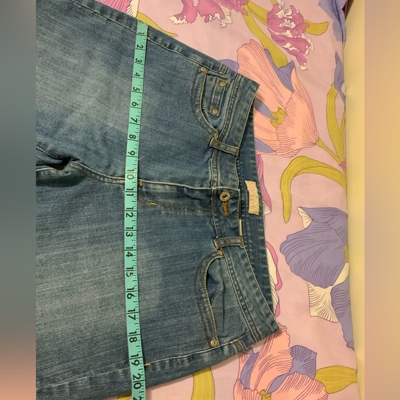 Like New Personal Identity Light Wash Blue Jean Shorts Women - Picture 8 of 11